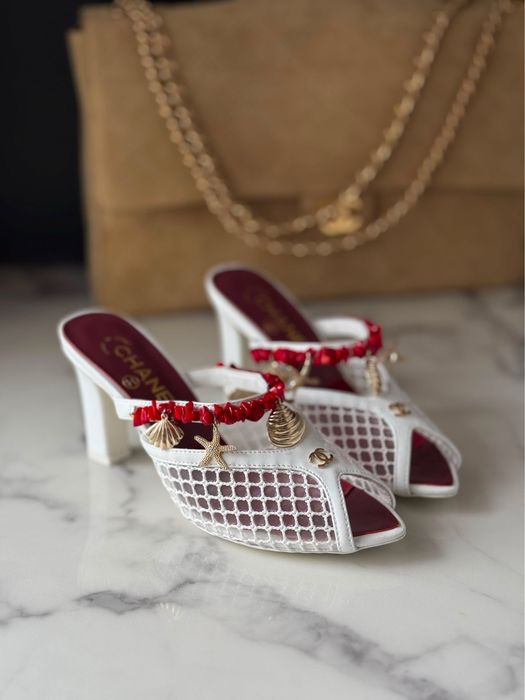 Sandały Chanel White Leather