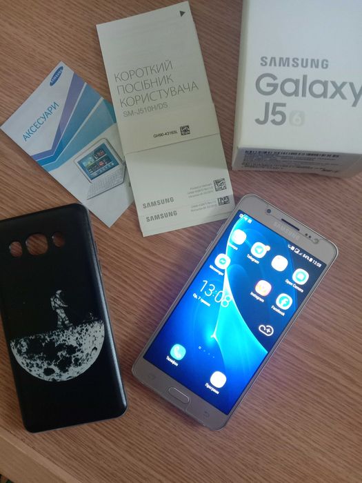 Телефон Samsung J510H 2/16GB В гарному стані