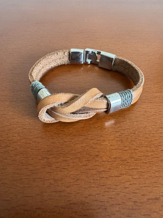 Pulseira de pele