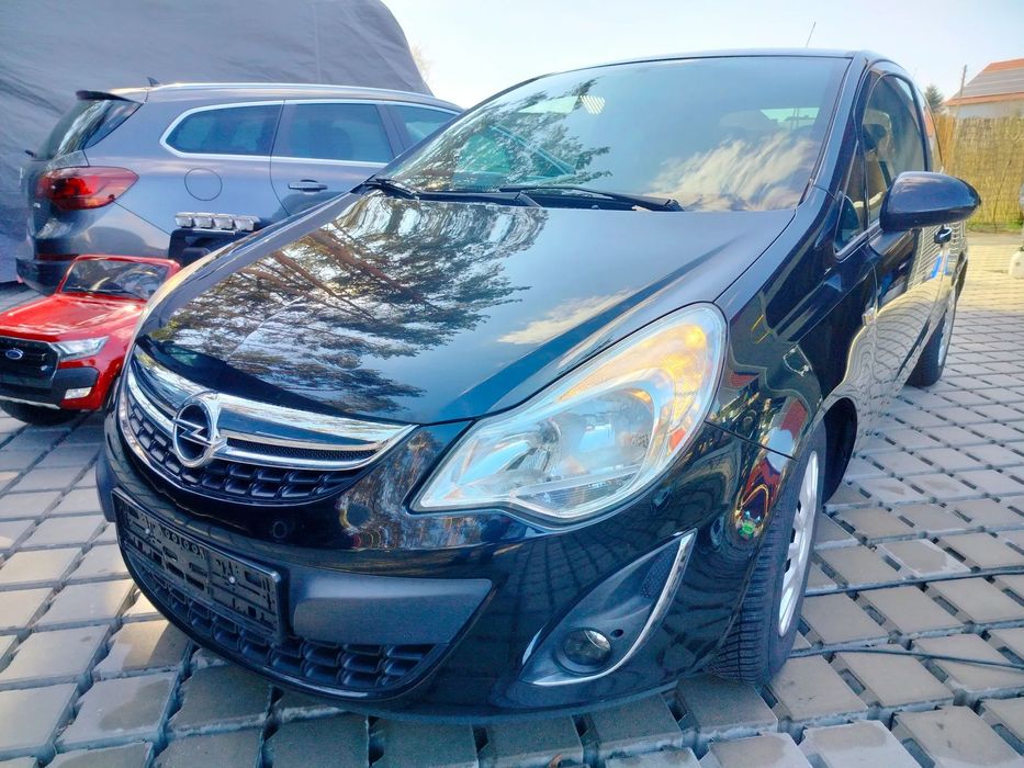 Opel Corsa D Lift, klimatyzacja, z Niemiec