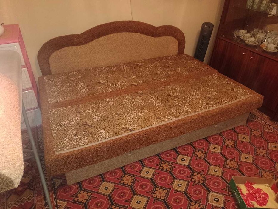 Розкладний диван