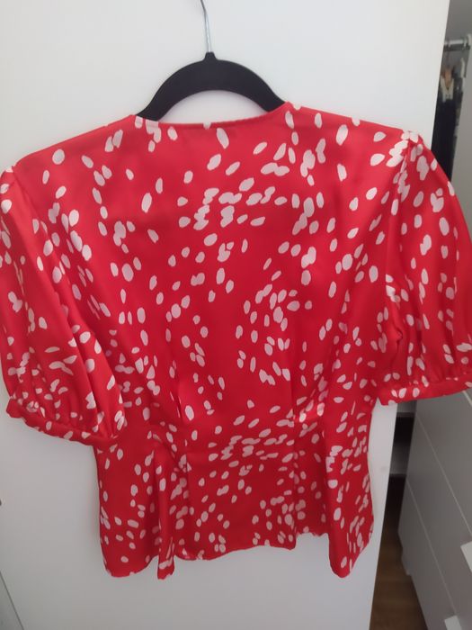 Śliczna bluzka w czerwonym kolorze rozm. 10