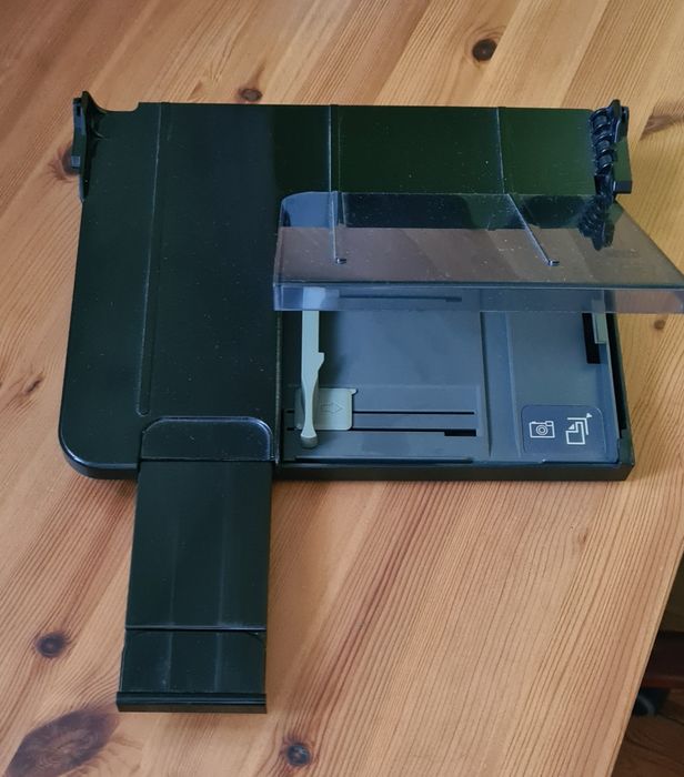 Podajnik do papieru do drukarki HP C310a