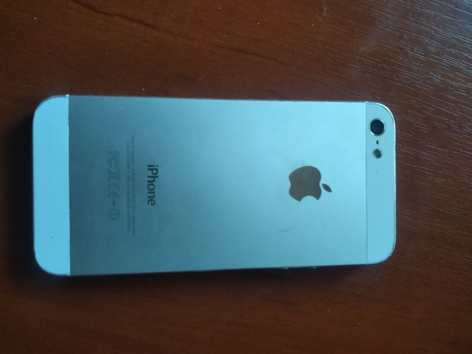 Продам п'ятий айфон