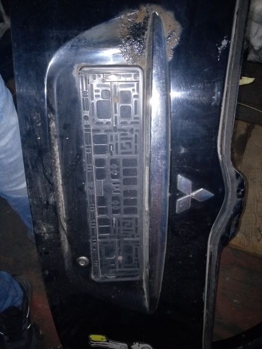 Крышка багажника на Grandis, Mitsubishi Grandis, Грандис