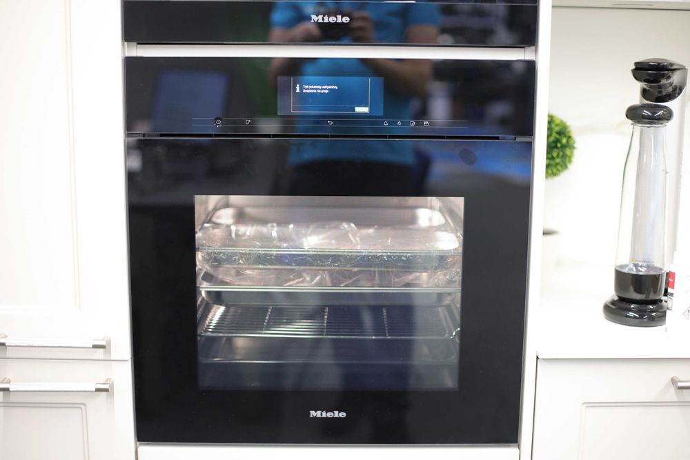 Bezuchwytowy piekarnik parowy Miele DGC 7860 HCX Pro Obsidian Black