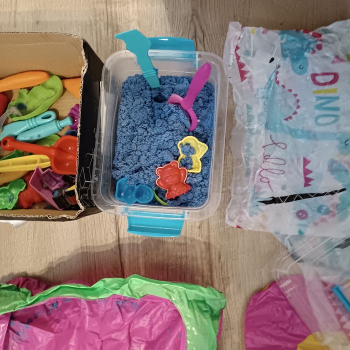 Mokry piasek kinetyczny z akcesoriami