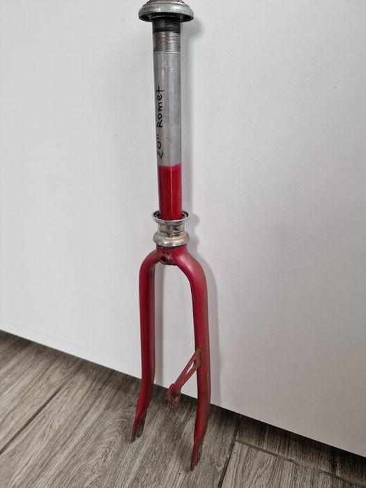 Widelec rowerowy przedni sztywny Romet 20 cali