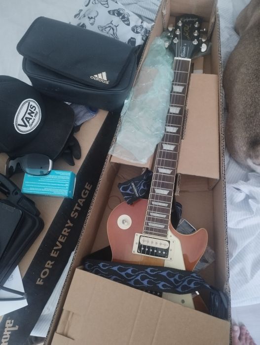 Guitarra ephiphone led Paul clássic e amplificador Peavey vyper 75 wat