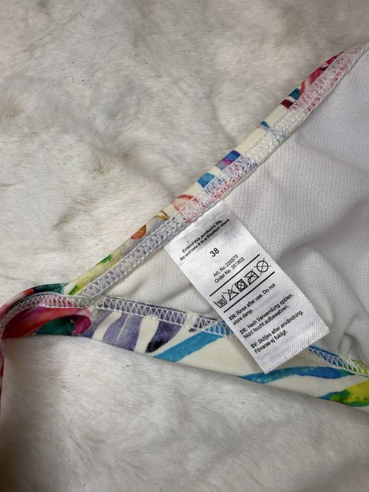 Kolorowa góra od stroju kąpielowego