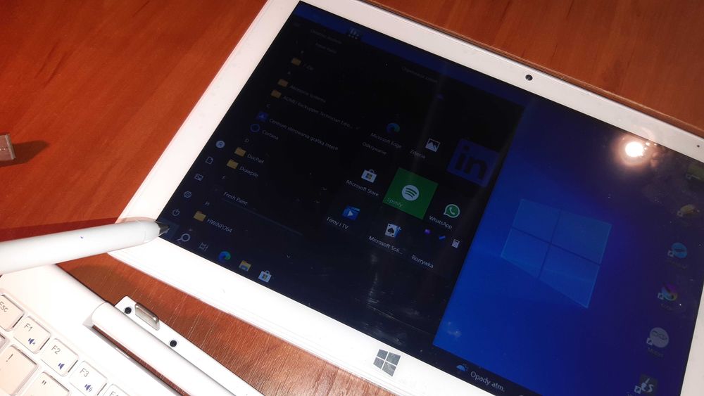 Laptop Oliver Book A1 - Dotykowy Ekran + Odczepiana Klawiatura StanBDB