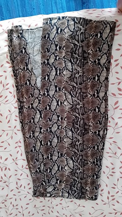 Saia Pull&Bear, Tam S