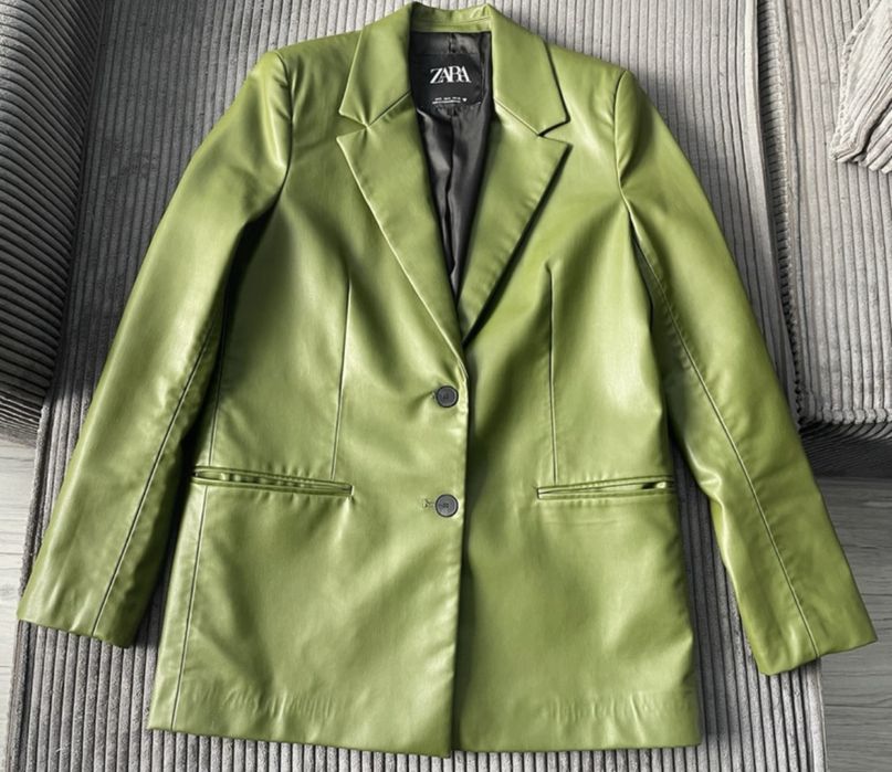 Garnitur z imitacji skóry z ociepleniem