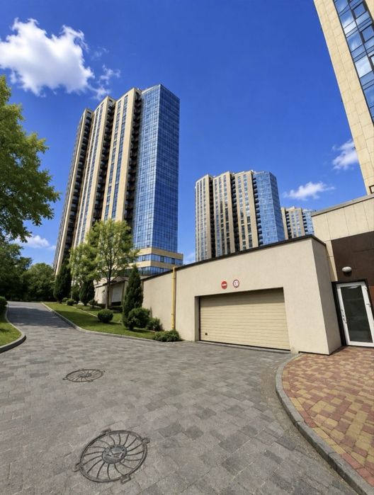 Продам паркоместо (паркинг) жк ПАНОРАМА, центр (Славия, Магнат)