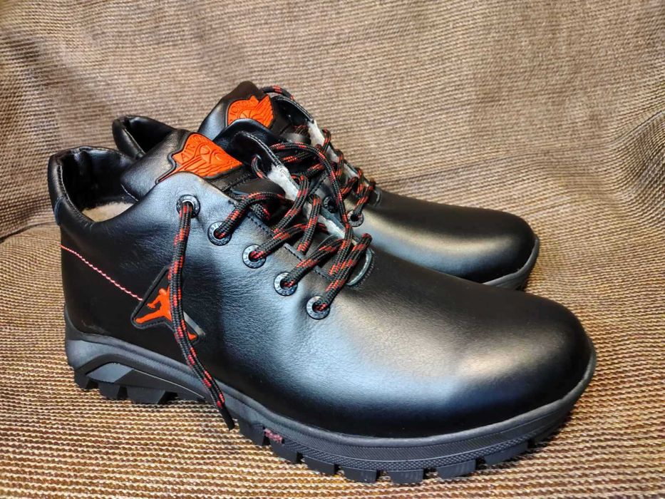 Ботинки, Кроссовки, Чоботи, мужские зимние 42-44размер