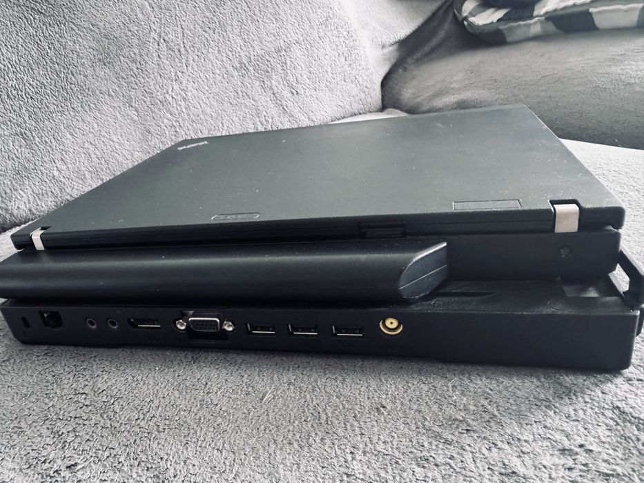 Laptop z bazą LENOVO X201