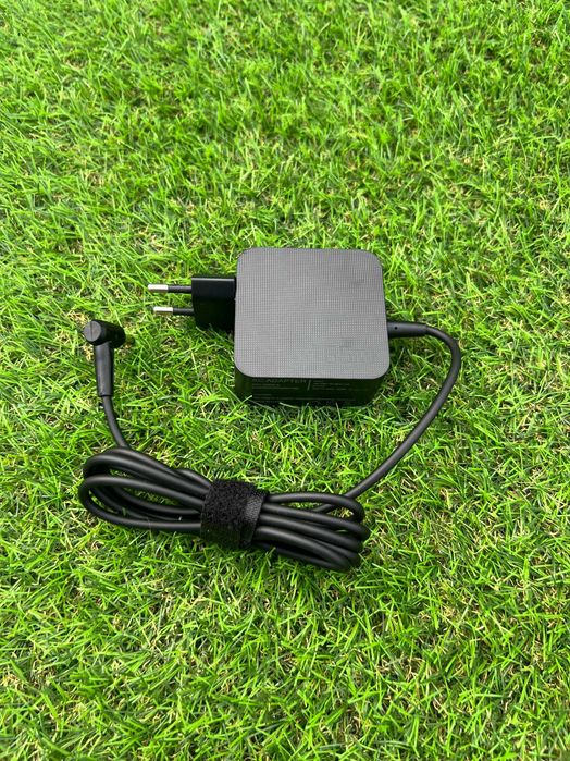 Зарядка для ноутбука Asus 65 W 19 V 3.42 A 4.5*3.0mm ( з голкою в середині)