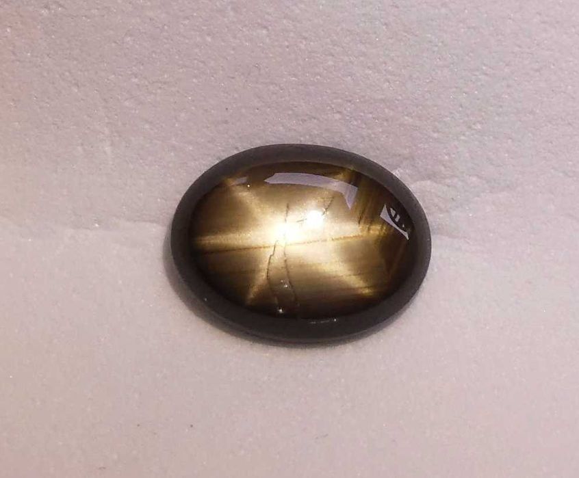 Safira natural estrela, Cabochão, 2.27 ct. Certificado, e Selado