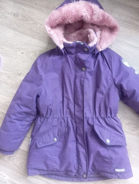 Віддам безкоштовно курточку зимову на дівчинку