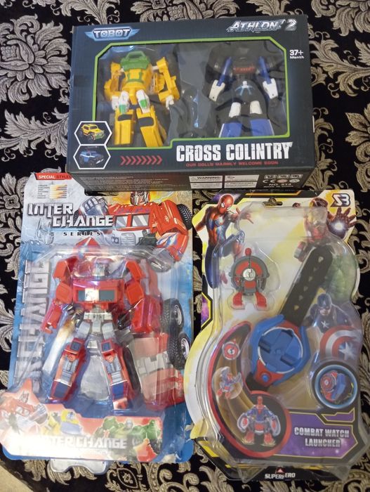 Машинка транформер,часи з транформером