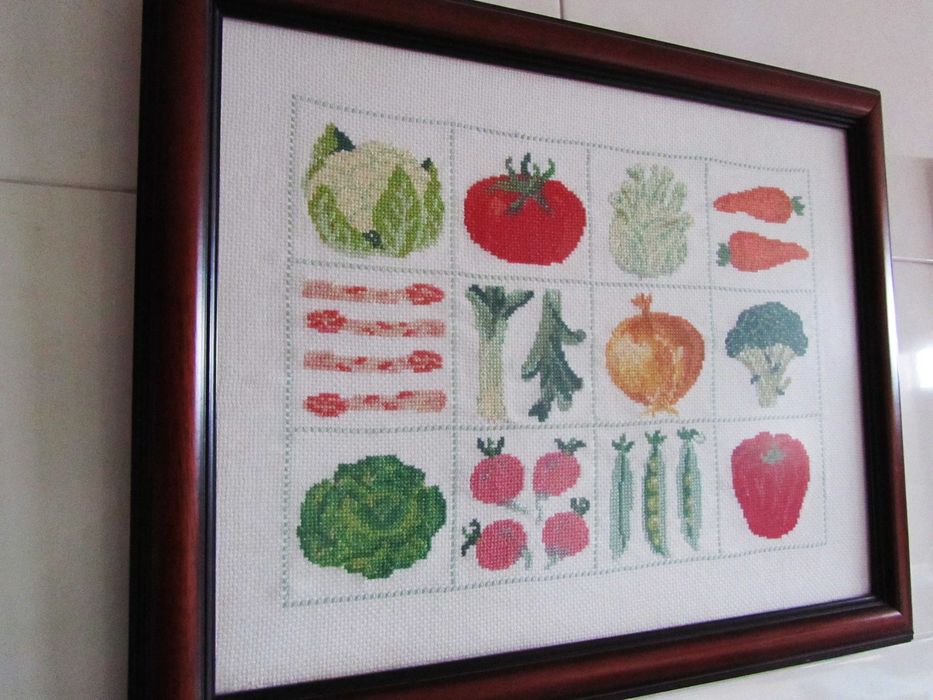 Cross-stitch picture.64738888341251122
