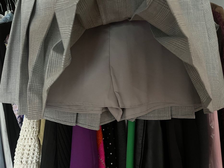 Mini saia calção plissada Zara