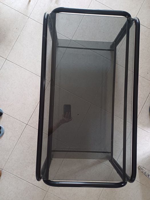 Mesa com tampo de vidro