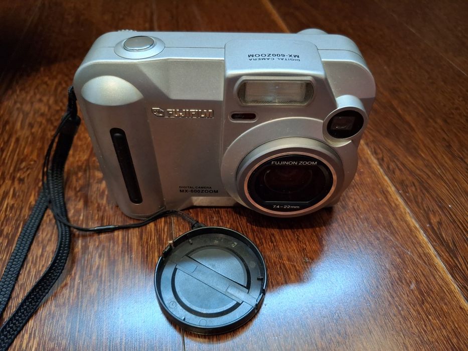 Máquina fotográfica digital vintage Fujifilm MX-600 Zoom – kit complet