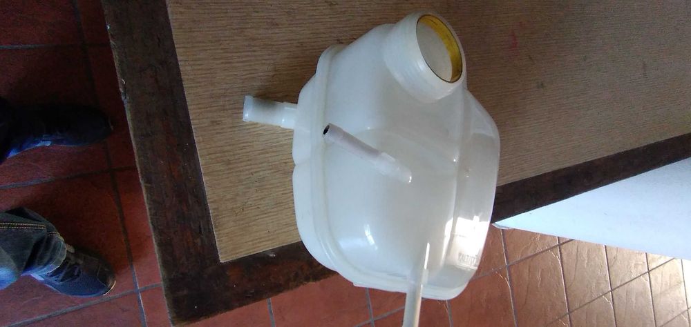 Depósito Novo líquido de refrigeração e Motor Arranque OPEL