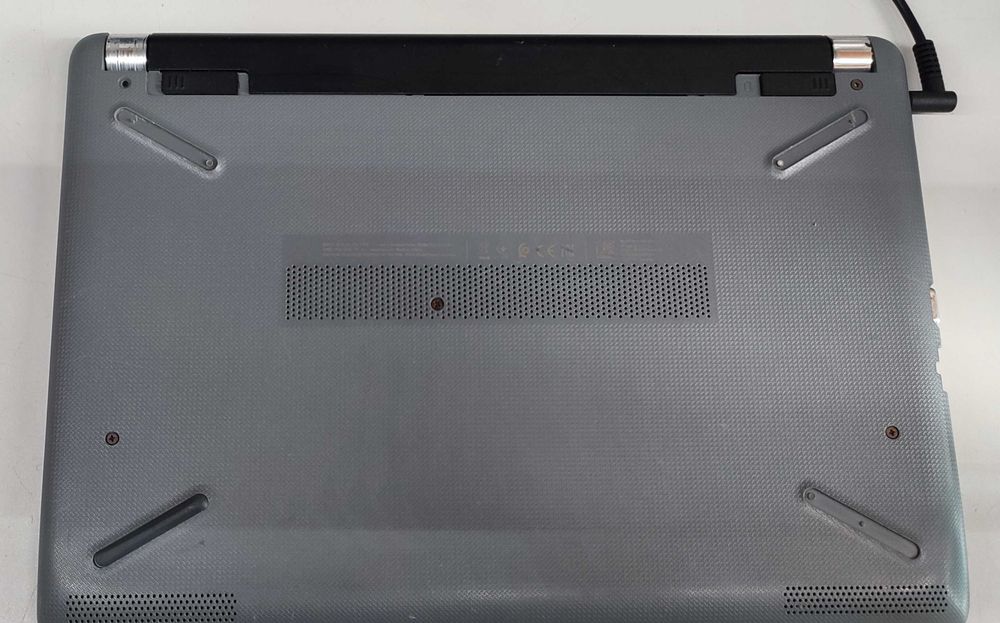 Portátil HP 14-bs00np