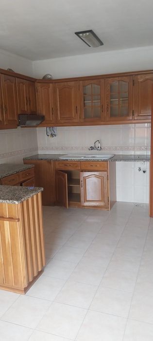 Apart em Entrocamento , a 5m da estação de comboio, para arrendamento.