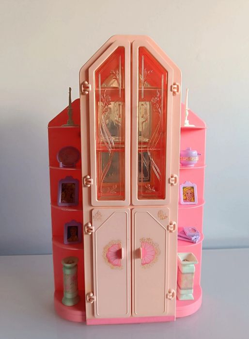 Armário de sala vitrine da Barbie