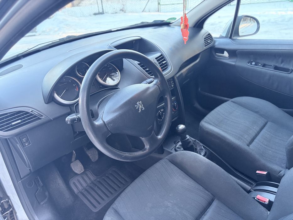 Sprzedam Peugeot 207  1,4  LPG