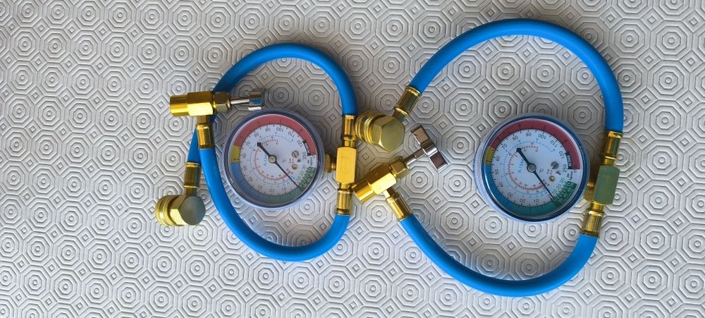 Mangueiras com manômetro e conector rápido para recarga de gás R134.