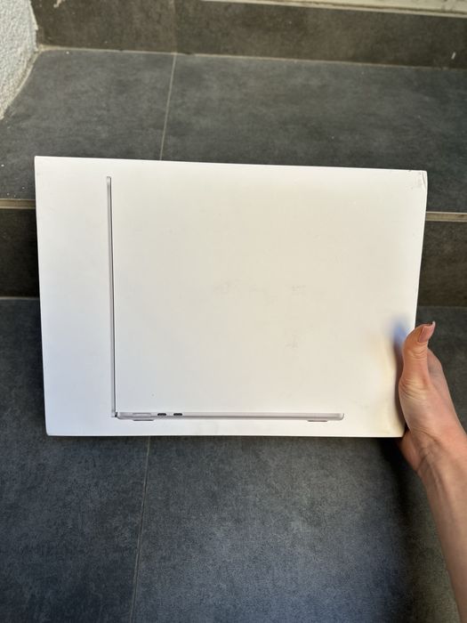 MacBook Air 13 Retina, with Apple M4, Silver, 256GB, 10 CPU / 8 GPU, 16GB RAM