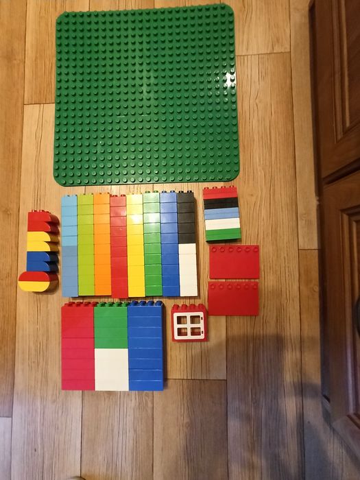 Lego duplo klocki budowlane i dużą płytka