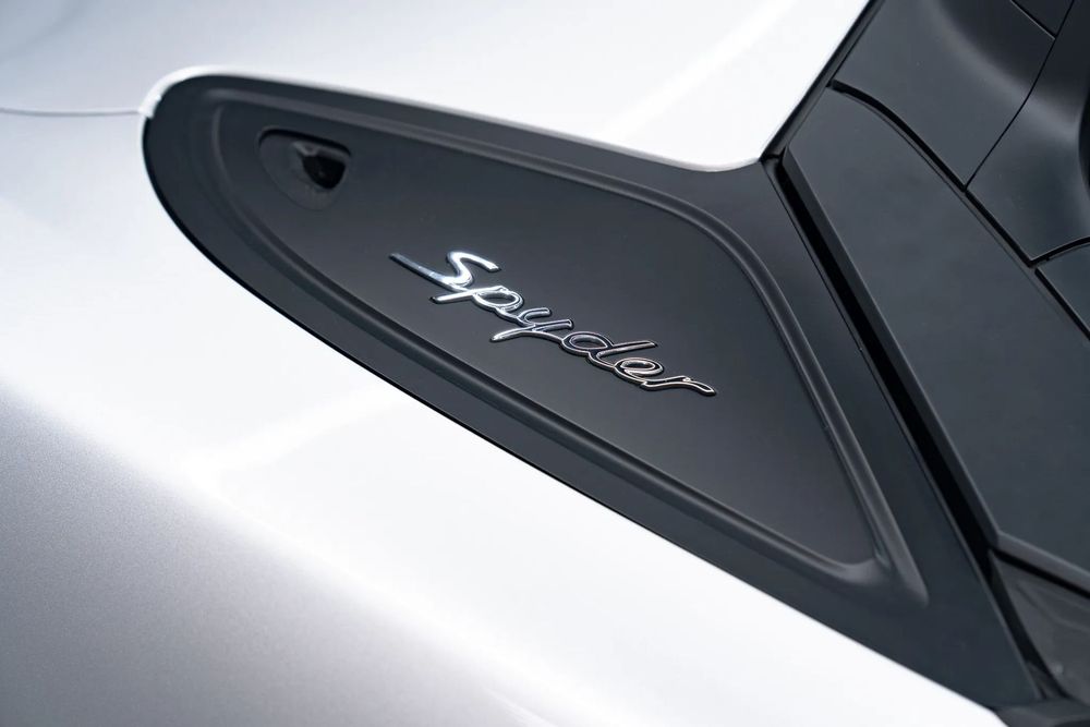 Porsche 718 Spyder Standard