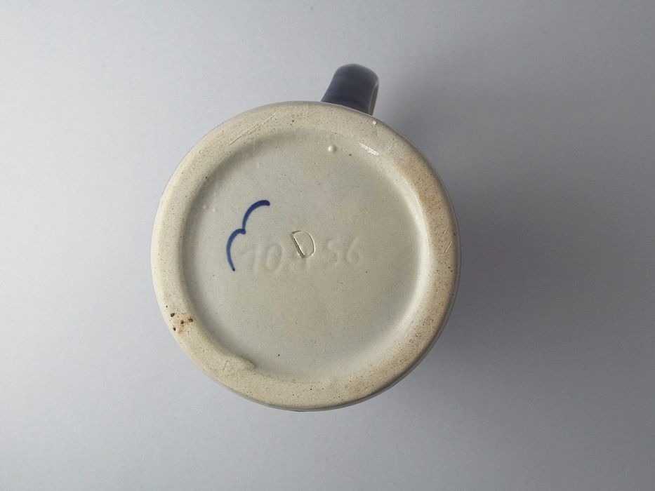 piękny stary ceramiczny kufel