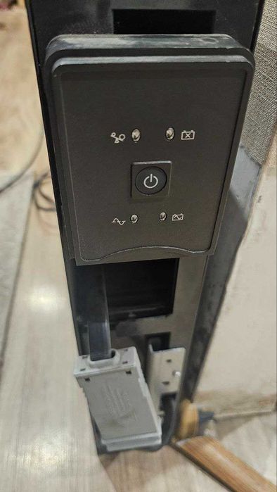 Джерело безперебійного живлення APC Smart-UPS SC 1000VA 230V