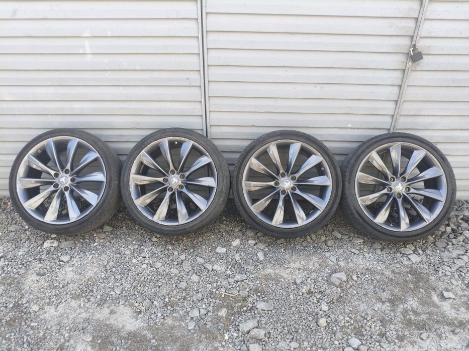 Комплект оригінальних коліс Tesla 5/120 R21 265/35 R21 Michelin тесла модел с Model S