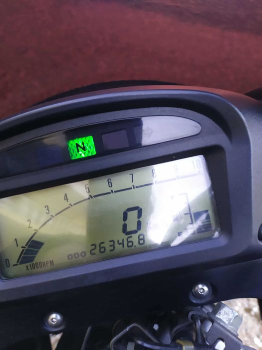 Suzuki XF 650 Freewind