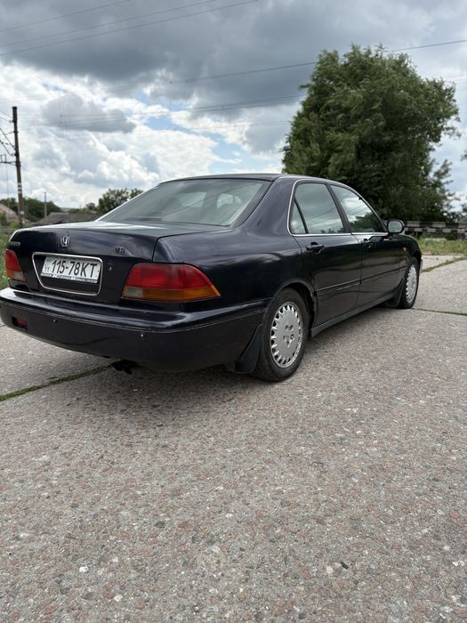 Honda Legend.