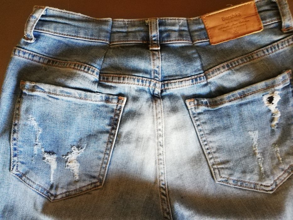 Calças de ganga rasgadas, Bershka, tamanho 36