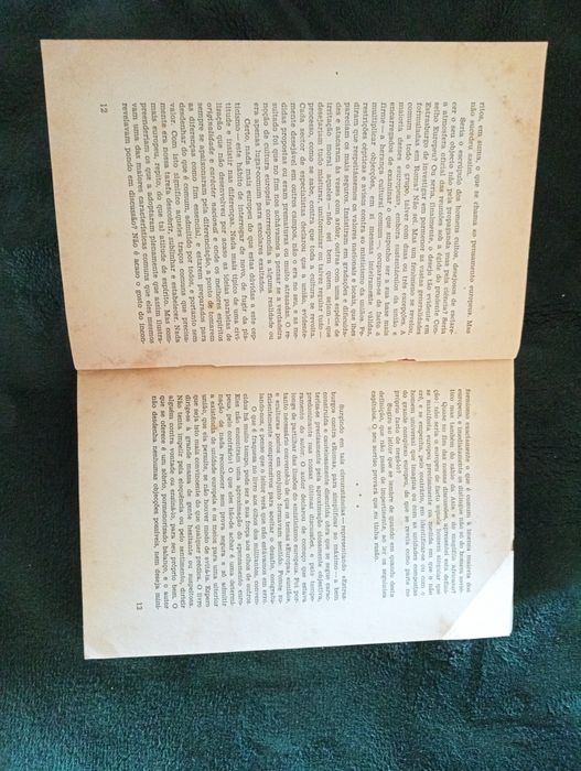 Europa e europeus	Beloff, Max	Lisboa : Editora Ulisseia, 195?