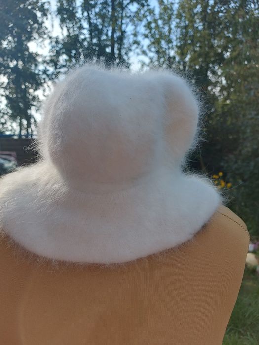 Kapelusz damski biały firma JUWANG 80%Angora