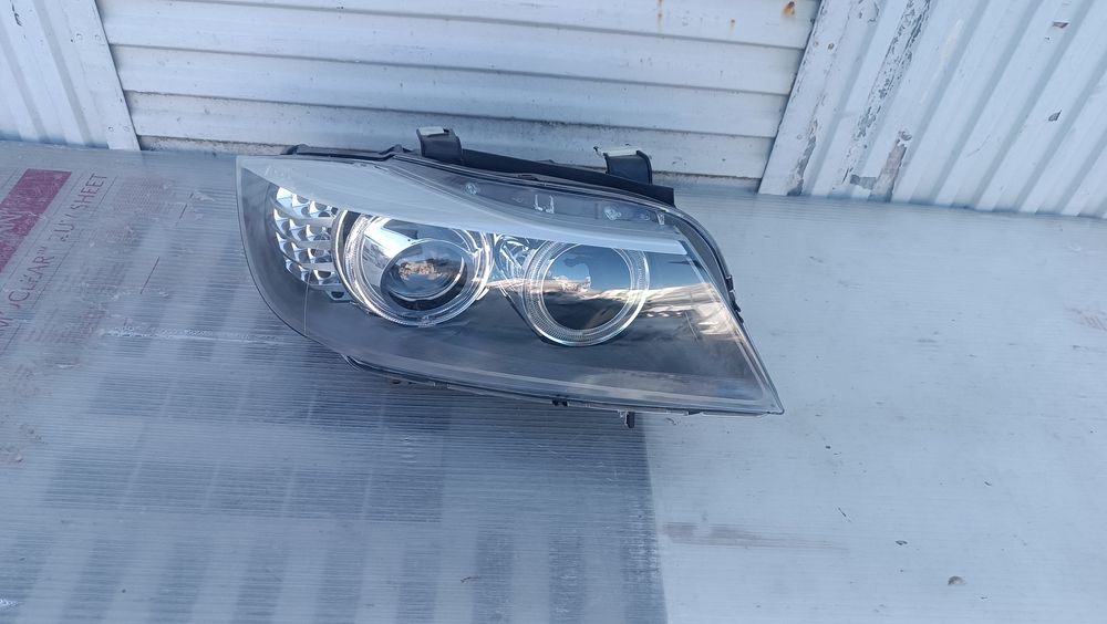 Vendo farol direito de BMW 3 series E90 91 Xenon