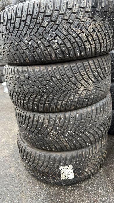 255/45/19 Continental Ice Contact 3