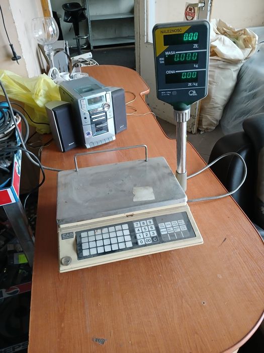 Waga elektroniczna univac komis Kazimierza Wielka