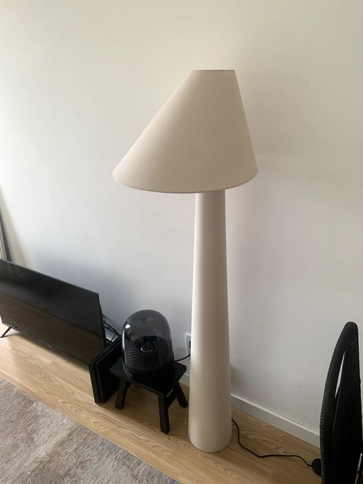 Candeeiro de pe AREA