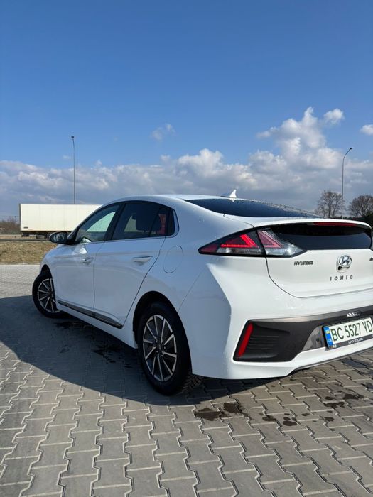 Hyndai ionik -avto